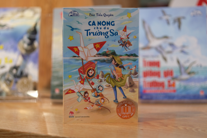 Tủ sách Biển đảo Việt Nam: Bồi dưỡng tĩnh yêu biển đào quê hương