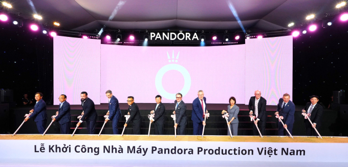 Nghi thức khởi công xây dựng Nhà máy chế tác nữ trang của Pandora tại tỉnh Bình Dương.