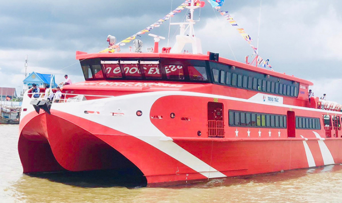     Ngày 7/7, tuyến tàu cao tốc du lịch biển này được khai trương tại thị trấn Sông Đốc, huyện Trần Văn Thời.  