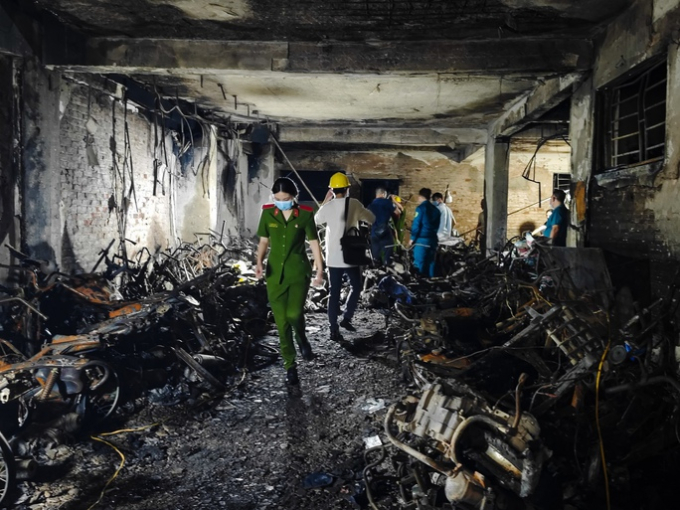 Hiện trường sau vụ cháy chung cư mini khiến 56 người thiệt mạng (Ảnh: Người lao động)