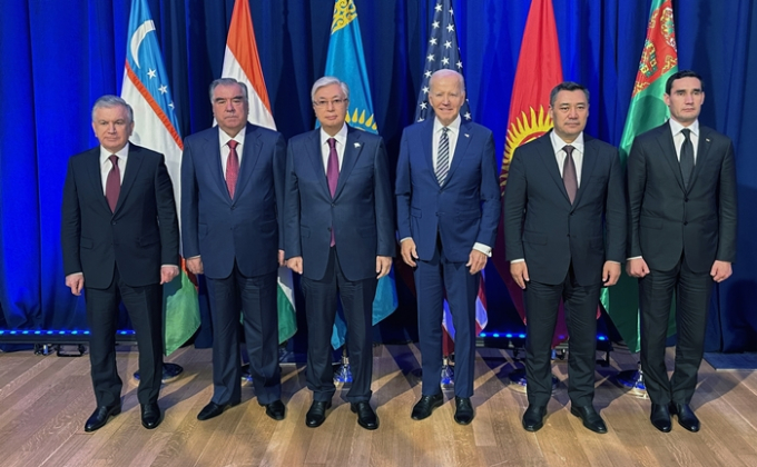 Tổng thống Mỹ Joe Biden gặp lãnh đạo 5 quốc gia Trung Á