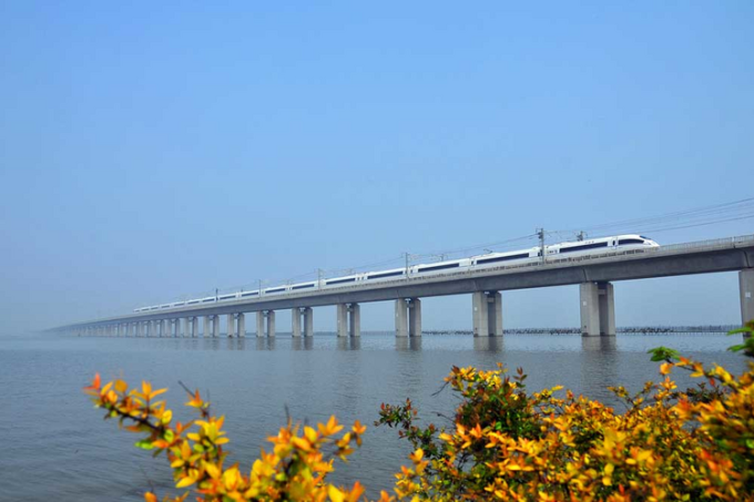   Cầu Đan Dương - Côn Sơn không chỉ là một trong những cây cầu có nhịp lớn nhất thế giới mà còn là cây cầu kết cấu thép nhịp dài đầu tiên ở Trung Quốc với nhịp dài hơn 1.000 mét. Ảnh: Thomasnet  