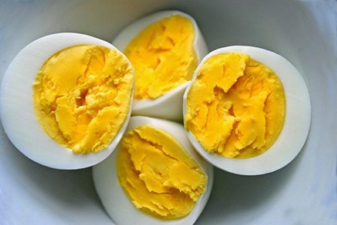 Trứng luộc vừa phải được xem là cách chế biến giúp hấp thụ tối đa dinh dưỡng (Ảnh minh họa)