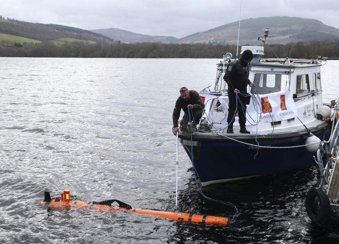 Nhiều cuộc tìm kiếm quái vật hồ Loch Ness đã được triển khai