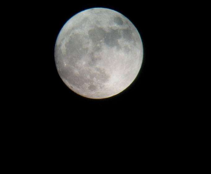 Hình ảnh trăng được chụp tại TP.HCM (Ảnh: Phong Võ)