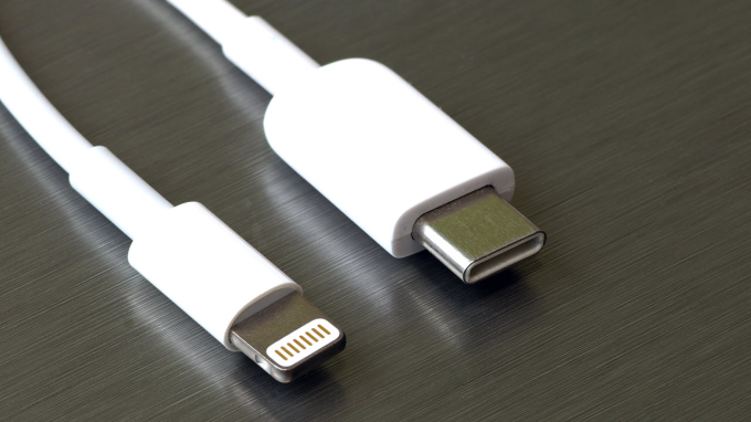 Thay thế cổng Lightning bằng USB-C mang đến nhiều tiện ích và là thay đổi quan trọng của iPhone 15