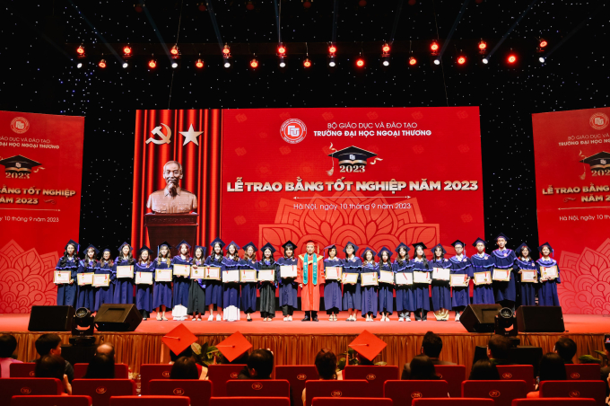 Ngày 10/9/2023, Trường Đại học Ngoại thương trang trọng tổ chức Lễ trao bằng tốt nghiệp đợt 2 năm 2023