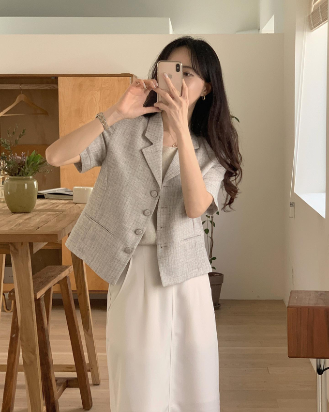 Hoa hậu Đặng Thu Thảo diện áo blazer cộc tay: Đơn giản mà sang ngây ngất, ngắm xong chỉ muốn copy cả set đồ 