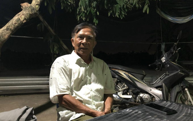 Ông Nguyễn Văn Thanh (69 tuổi, phó trưởng thôn, công an viên của xã Mễ Sở) 