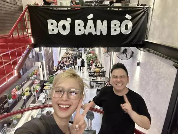 Vợ chồng Xoài Non - Xemesis mở thương hiệu Bơ Bán Bò (Ảnh: Facebook nhân vật) 