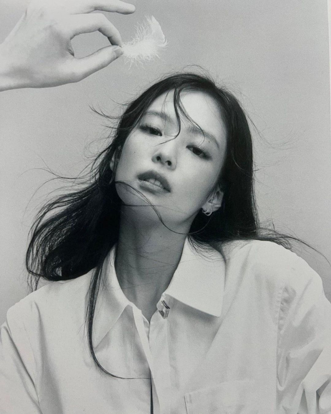 Concept ngọt ngào và cuốn hút của Jennie trên tạp chí Harper's Bazaar Hàn Quốc