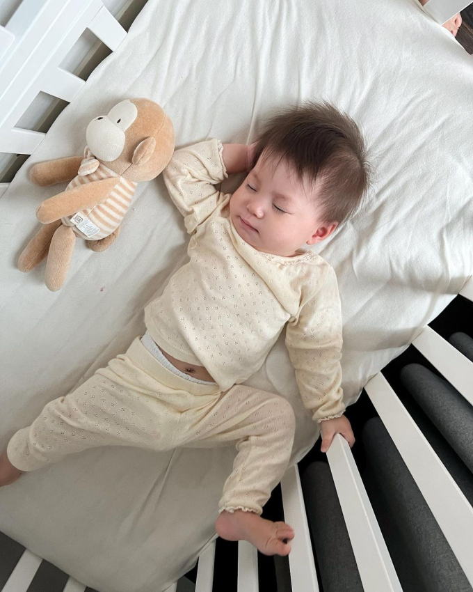 Em bé Việt có 1 triệu like trên Instagram: Là cháu tập đoàn may mặc, sinh ra ở vạch đích với loạt đồ bỉm sữa quần áo hiệu
