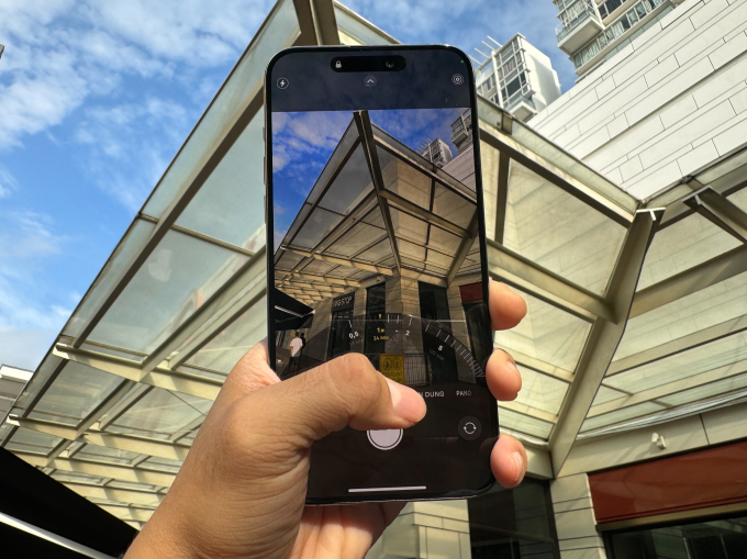 Mở hộp iPhone 15 Pro Max titan tự nhiên tại Singapore, phát hiện chi tiết mà nhiều người dùng sẽ thích