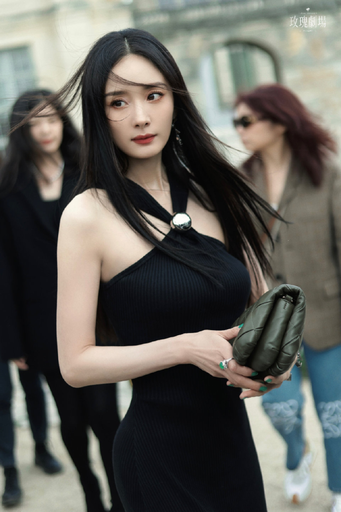 Dương Mịch gây sốt với sắc vóc ở tuổi U40, Baifern - Lim Ji Yeon so kè visual tại show Loewe