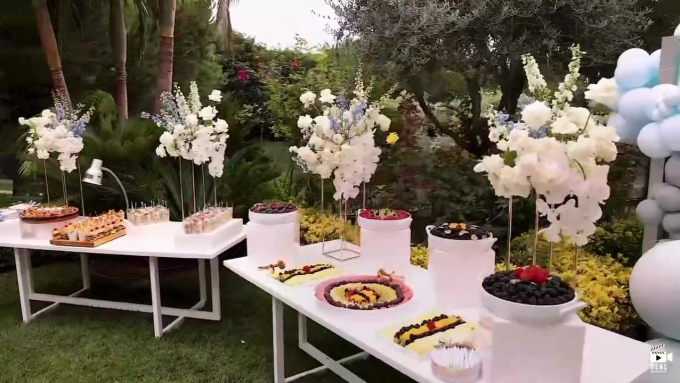 Cận cảnh bữa tiệc xa hoa của cậu út nhà nữ tỷ phú gốc Việt được tổ chức trong sân vườn “lâu đài” 800 tỷ
