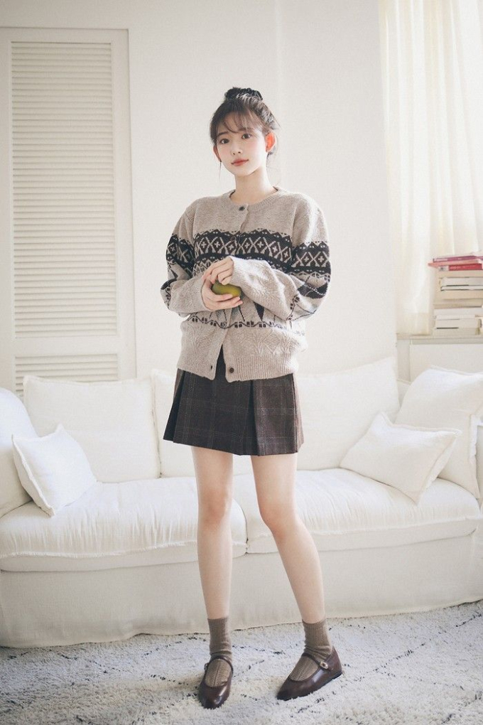 Cardigan là item số 1 trong tủ đồ mùa thu của mọi cô nàng.