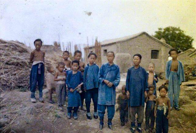 Bộ ảnh cũ ghi lại hình ảnh Bắc Kinh 100 năm trước: Phản ánh chân thực cuộc sống người dân, diện mạo cung nữ trong Tử Cấm Thành ra sao?
