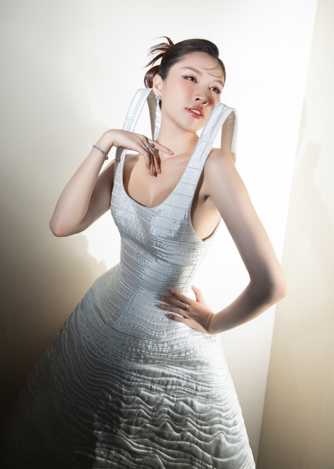 Chiếc váy kỳ lạ, gây nhiều tranh cãi của Thanh Thanh Huyền tại chung kết The New Mentor