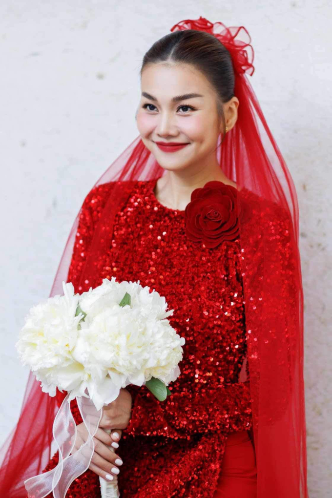 Cô dâu tháng 10 Thanh Hằng