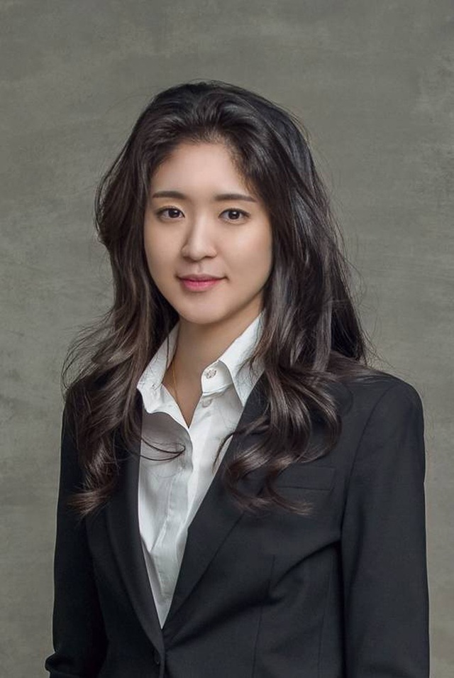 Suh Min Jung sở hữu nhan sắc xinh đẹp và học vấn khủng