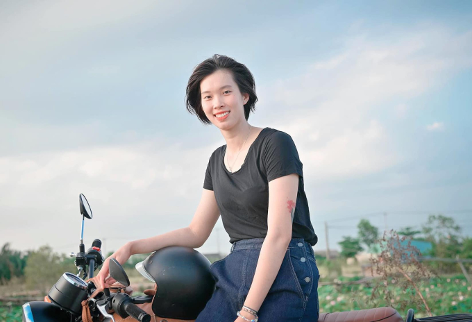 Thanh Thuý khoe sở thích chơi mô tô 