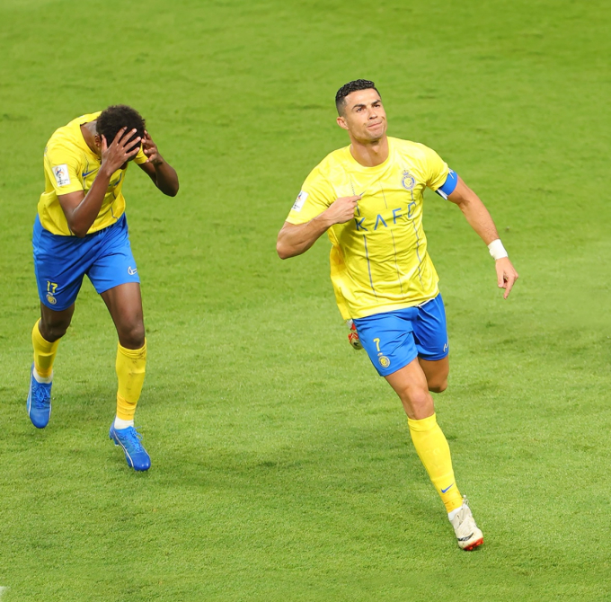 Ronaldo đang bay cao trong màu áo Al Nassr