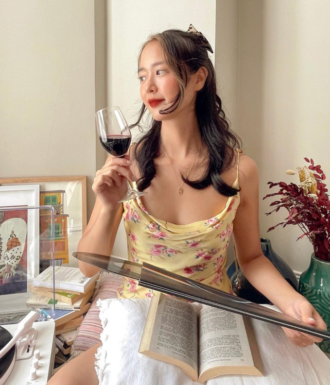 Gái Việt nổi tiếng trên Instagram, ghi điểm với style Parisian đậm chất nàng thơ nước Pháp