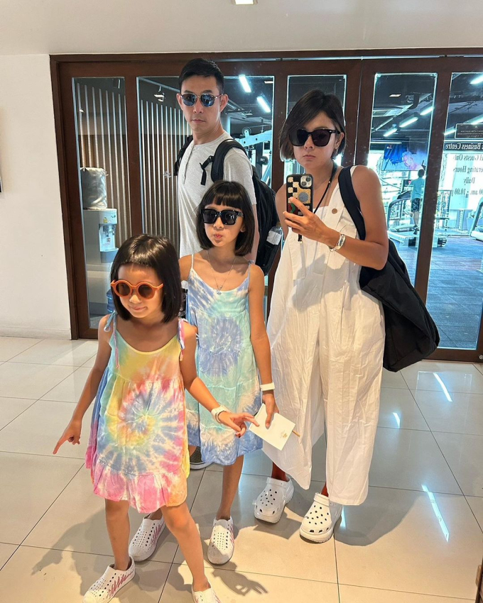 Chị em Momo - Mie Mie và bố mẹ thường xuyên đi du lịch