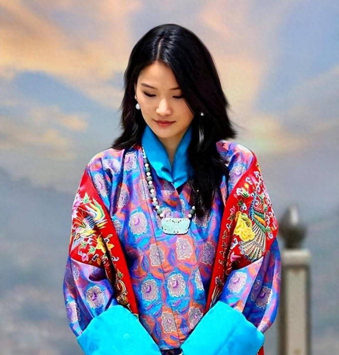 Hoàng hậu Bhutan nổi tiếng với nhan sắc và thần thái sang 