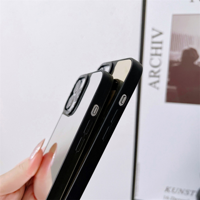 Soi loạt ảnh selfie của Rosé (BLACKPINK), phát hiện ốp iPhone cực đáng yêu mà giá lại siêu mềm