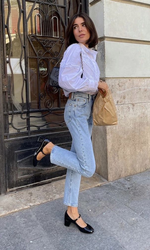 Phụ nữ Pháp phối quần jeans cùng 4 kiểu giày này để ghi điểm thanh lịch tuyệt đối 