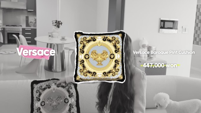 Nơi mua: Versace ~ 8,3 triệu đồng