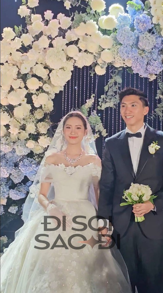 Người hâm mộ mong chờ đám cưới tại Hà Nội của cặp đôi