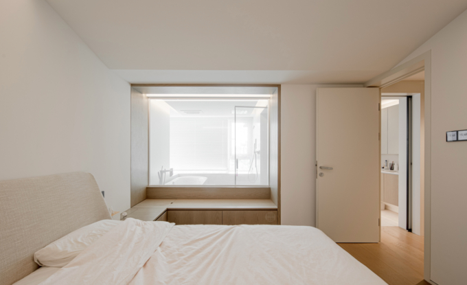 Mua căn hộ 4 phòng ngủ rộng đến 189m2, cặp vợ chồng quyết định đập thông toàn bộ không gian và chỉ để lại 1 phòng ngủ nhỏ 