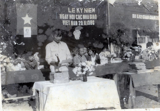 Một buổi lễ kỷ niệm Ngày Nhà giáo Việt Nam năm 1986