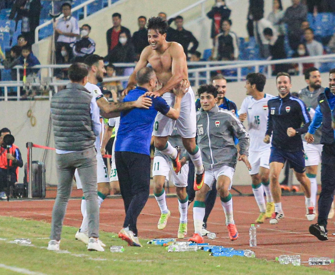 Mohanad Ali là người hùng của Iraq với bàn thắng quyết định. Cầu thủ này vốn không xa lạ với tuyển Việt Nam. Ali từng ghi bàn vào lưới Văn Lâm tại vòng bảng Asian Cup 2019