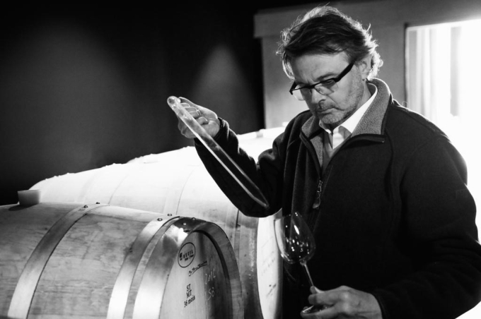 HLV Troussier còn là một doanh nhân kinh doanh rượu vang ở Pháp