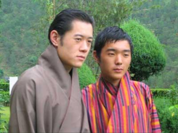 Nhị hoàng tử Dasho là em trai cùng cha khác mẹ với quốc vương Bhutan hiện tại