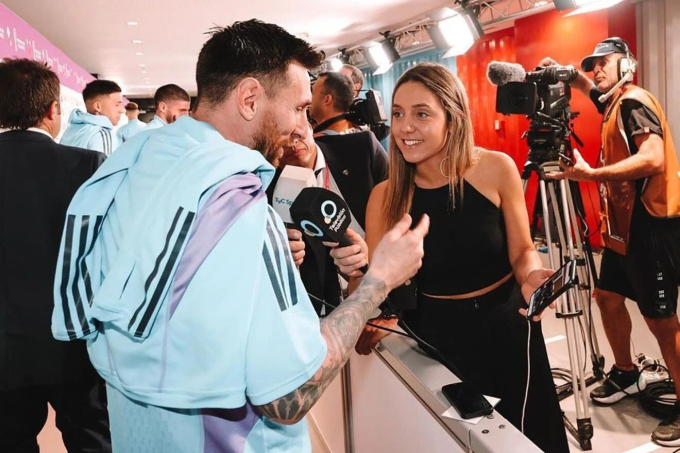 Sofia trong một lần phỏng vấn với Messi