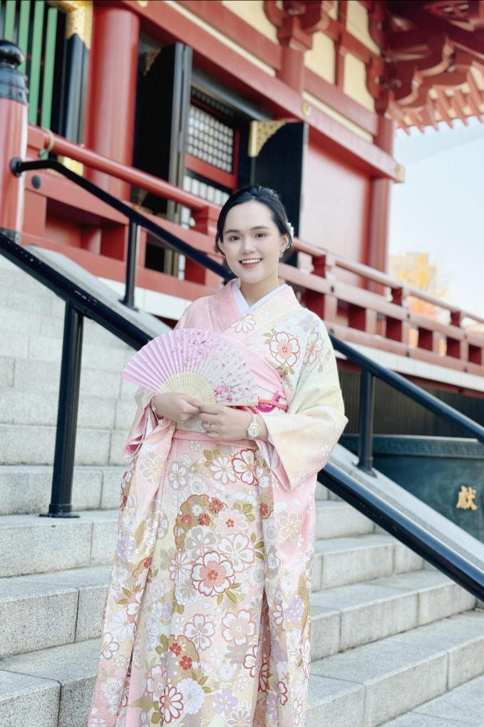 Vợ Duy Mạnh diện kimono