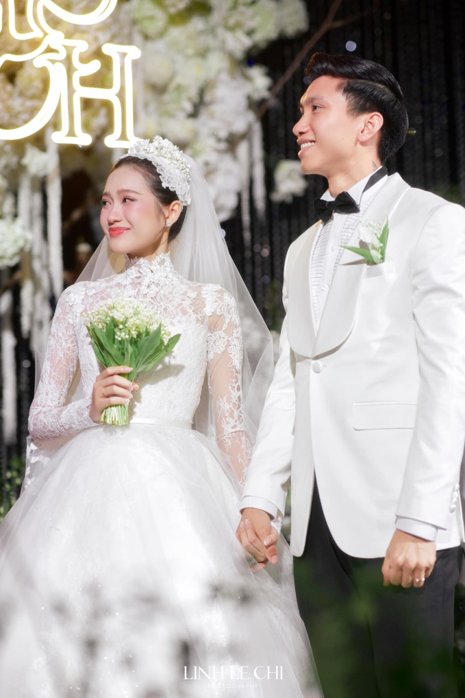 Đám cưới của Đoàn Văn Hậu và Doãn Hải My diễn ra hôm 26/11 tại Hà Nội