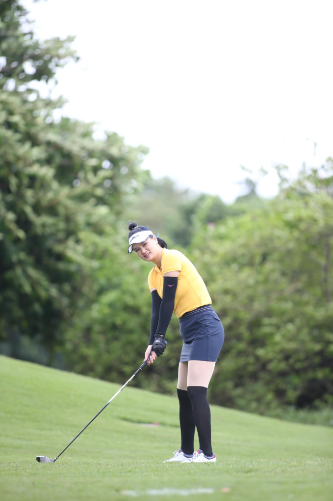 Năm gần đây Kim Huệ dành nhiều thời gian để chơi golf - môn thể thao được nhiều người xem là dành cho nhà giàu 