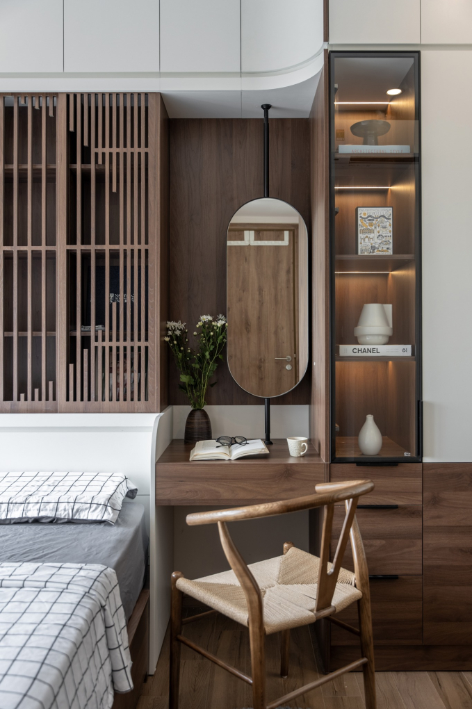               Nội thất bên trong phòng ngủ cũng được làm bằng gỗ tạo cảm giác thư thái, dễ chịu.        