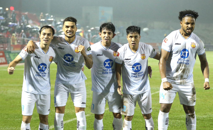 Tính đến hiện tại, Nam Định là đội duy nhất có thành tích toàn thắng tại V.League 2023-24