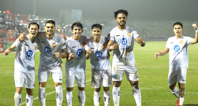 Ở trận đấu này Văn Toàn dã góp công trong chiến thắng 4-2 của Nam Định trước Hà Nội tại V.League 2023/24 