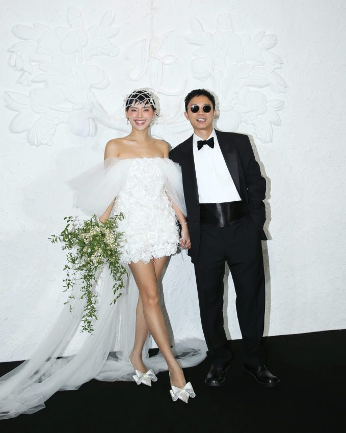 Cô em Trendy và Vũ Minh Kông trong tiệc cưới riêng tư