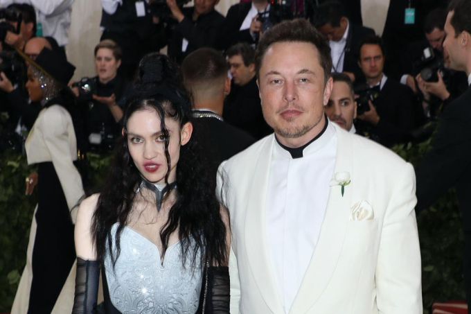 Tỷ phú Elon Musk và bạn gái cũ Grimes có cùng nhau 3 người con