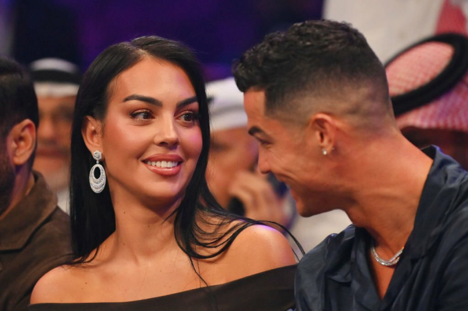 Ronaldo và Georgina khi dự sự kiện quyền Anh vào tháng 10