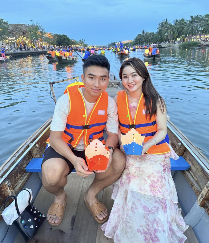 Công Minh và bạn gái thường xuyên đi du lịch 