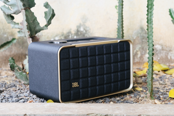 Trải nghiệm JBL Authentics 200: Sự kết hợp giữa thiết kế hoài cổ và chất âm tân thời